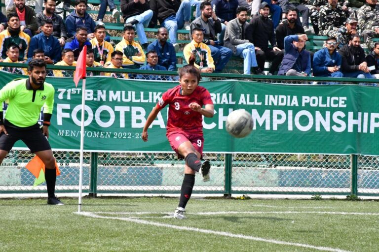 Footbl,m''