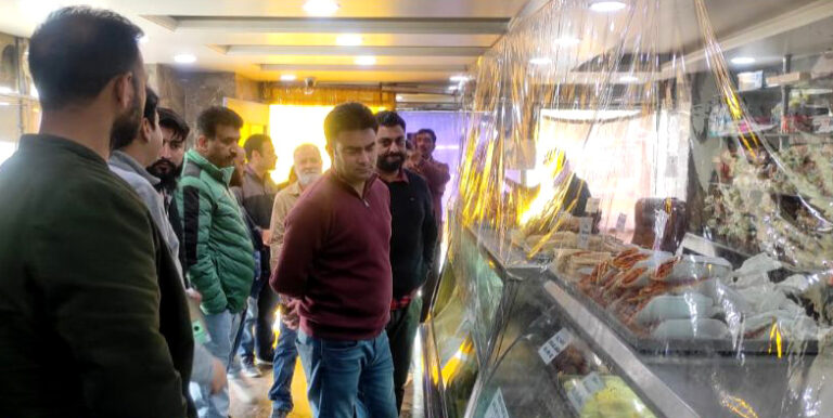 Srinagar Admin launches major crackdown on illegal profiteering in different markets of the city1