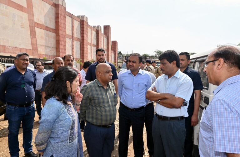 Chief Secretary conducts Jammu City Tour to inspect ongoing Development works-18-1
