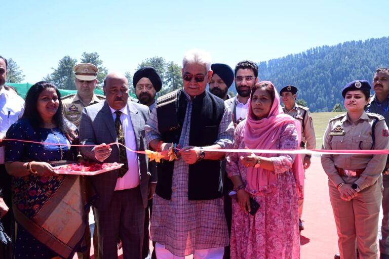 Lt Governor Manoj Sinha inaugurates Tulip Garden at Sanasar (7)