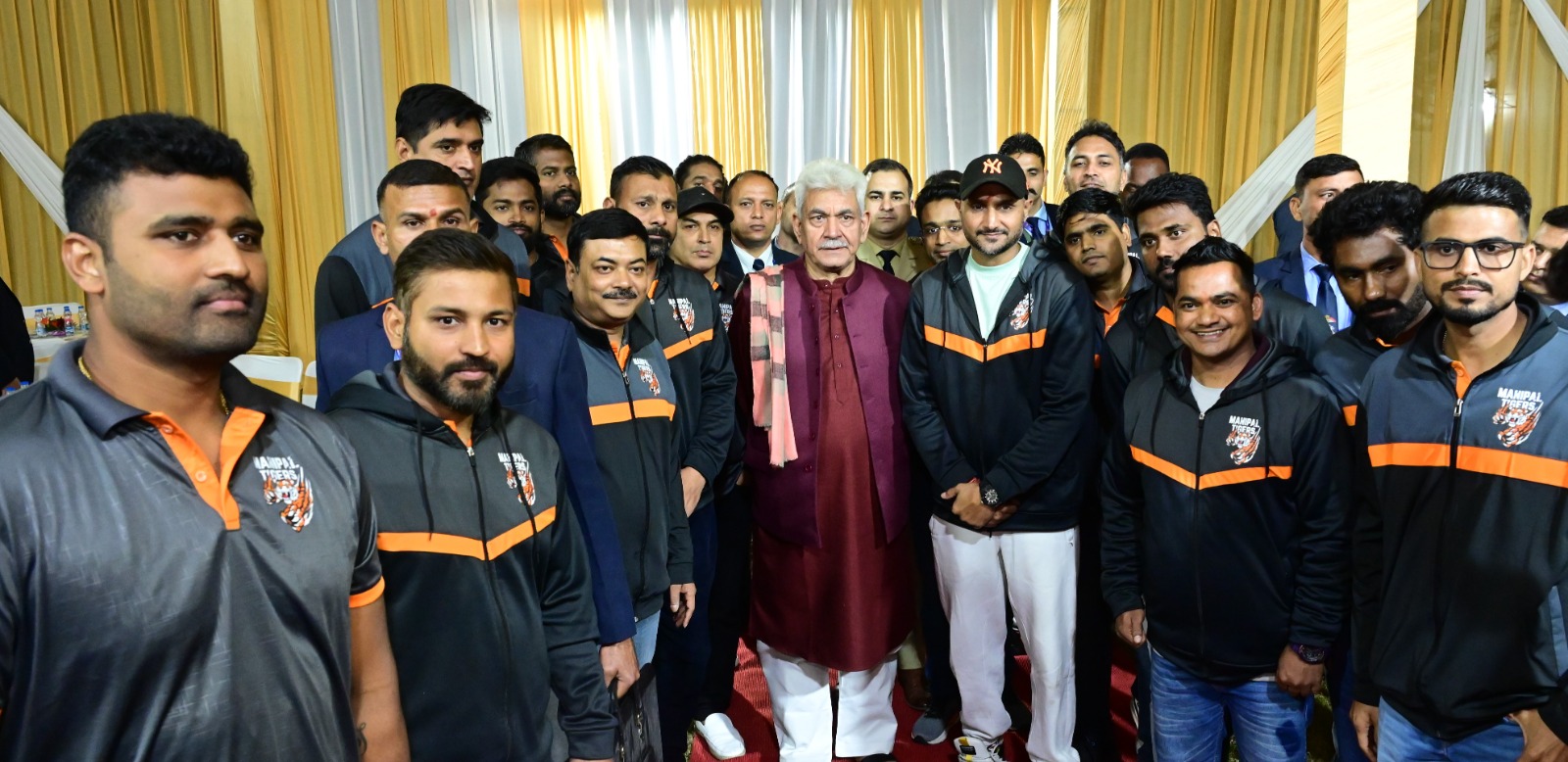 Lt Governor Sh Manoj Sinha hosted a 'High Tea' for the players participating in Legends League Cricket game at Jammu. (2)