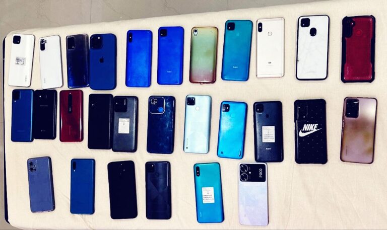 Cyber Police Kashmir recovers smartphones, 27-04-2024
