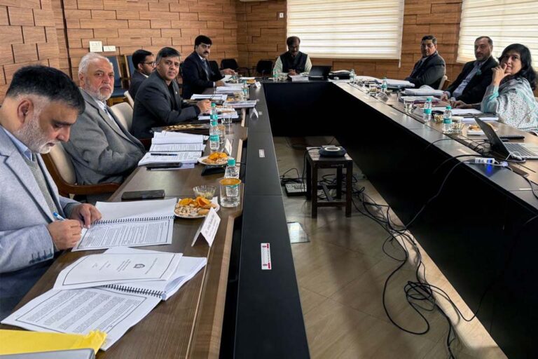 CUKashmir’s EC approves launch of new programmes, hails VC for shaping the academics, infra development of varsity