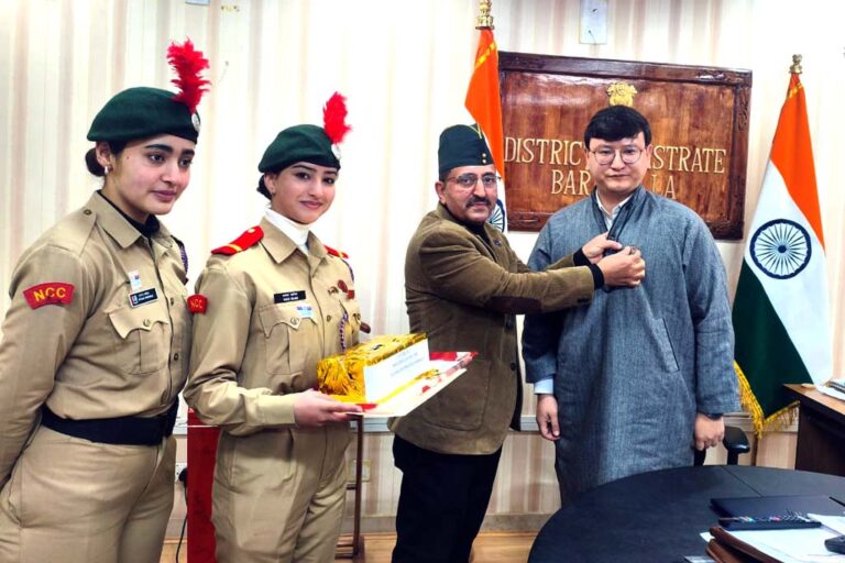 DC Baramulla leads Observance of Armed Forces Flag Day in District