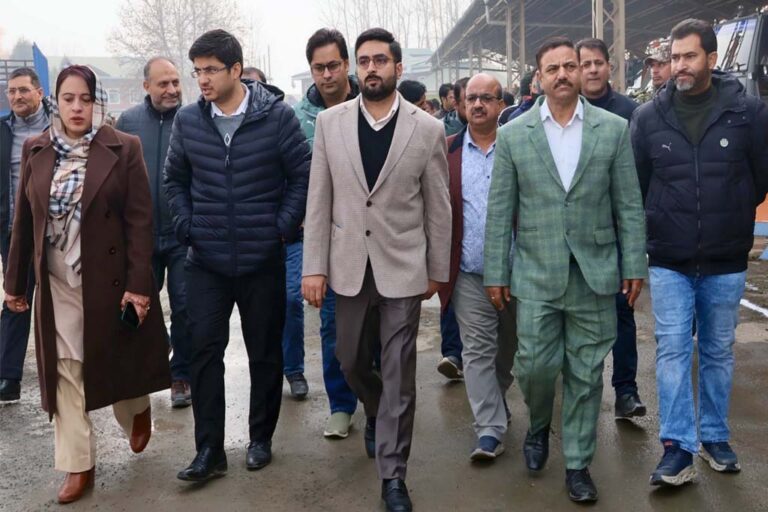 DC Srinagar, SMC Commissioner Conduct Citywide Inspection of winter, Snow Clearance Preparedness