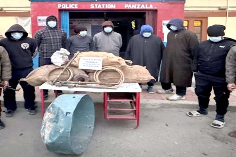 Police Solve Theft Case In Sopore; 07 Accused Arrested