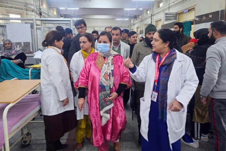 Sakeena Itoo conducts extensive inspection of SMHS Hospital Srinagar