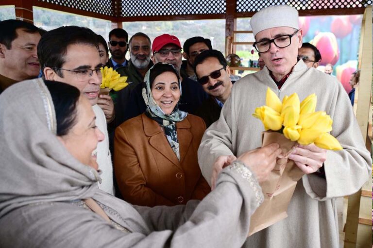 CM Omar Abdullah inaugurates Tulip Festival–2026 in Srinagar2