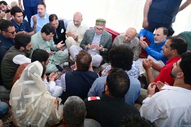 CM Omar Abdullah visits residence of MP Er Rashid, expresses condolences