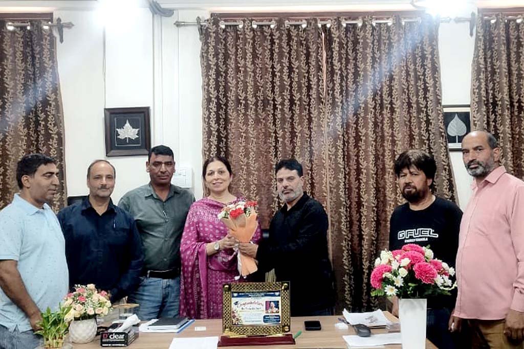 J&K Non-Teaching Employees Association Welcomes New Director Colleges