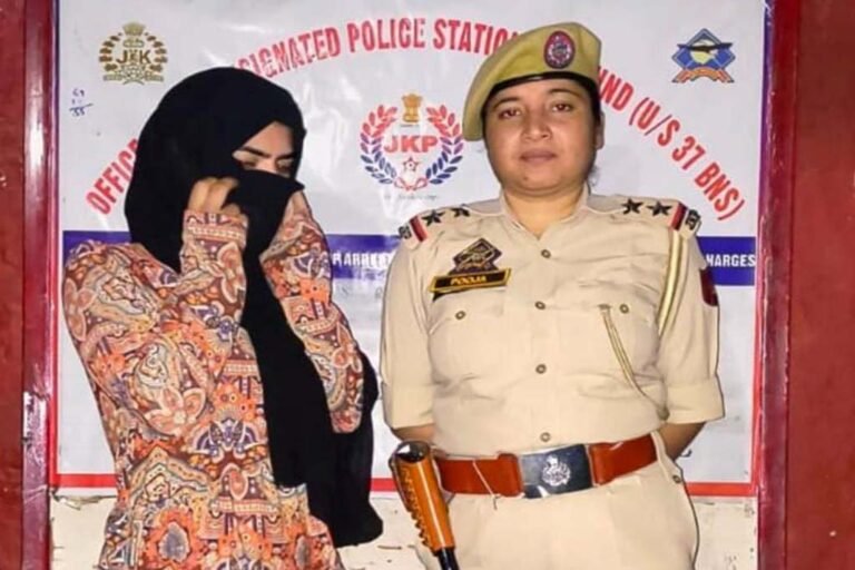 Police arrest three drug peddlers including a lady in Kulgam, Contraband substance recovered