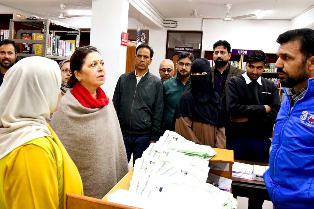 Director Colleges reviews Campus facilities at GDC Ganderbal